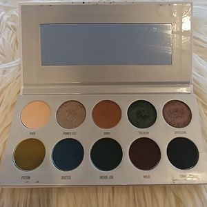 Jaclyn Hill "Dark Magic" Eyeshadow Pallet